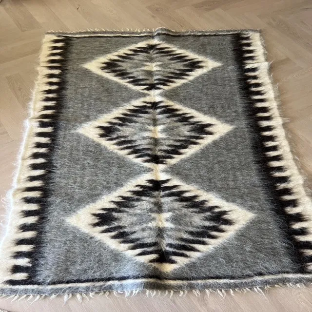 Floorplaid 140*210cm design 1 100%wool